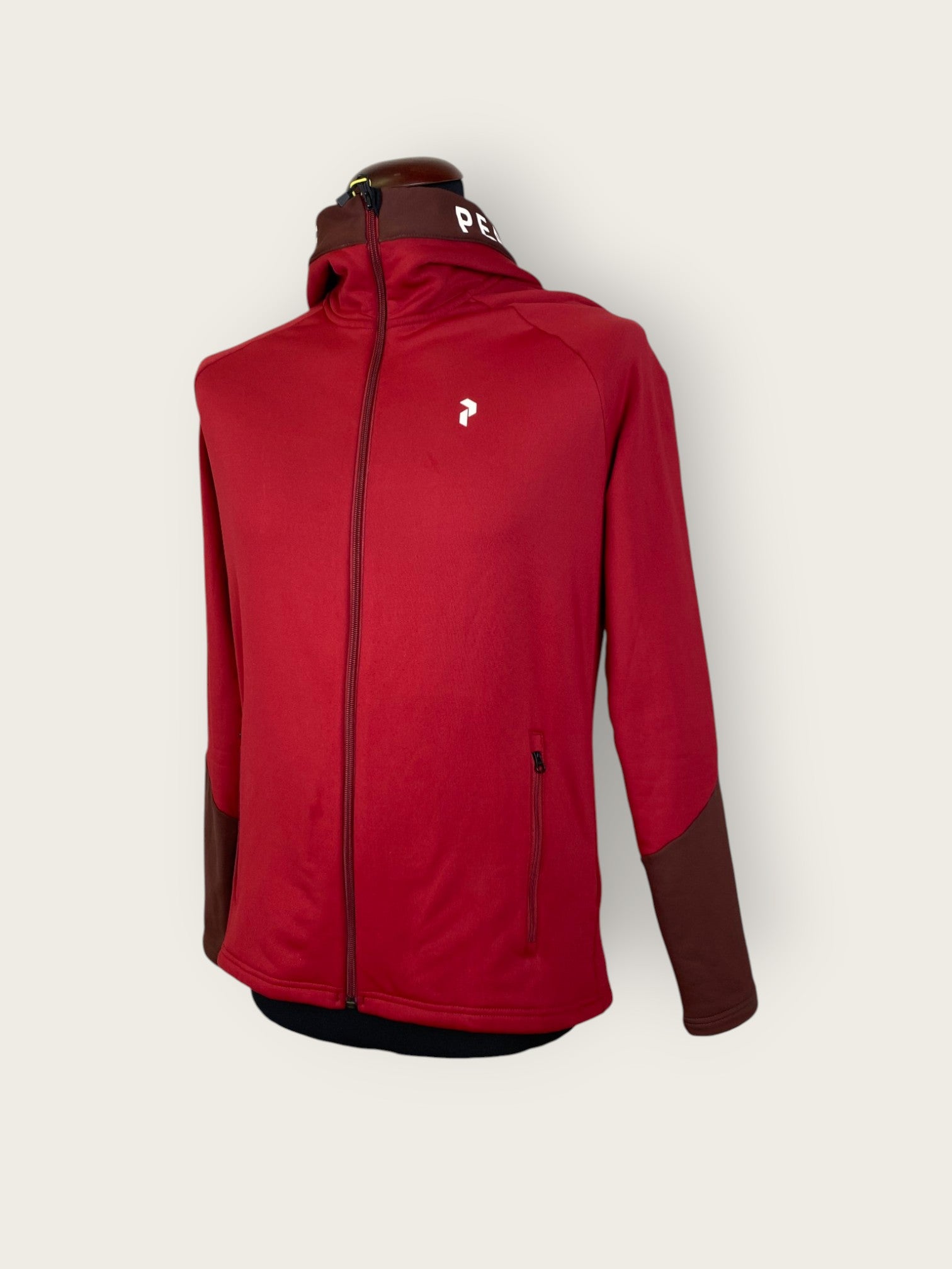 Peak Performance Hoodie (M)