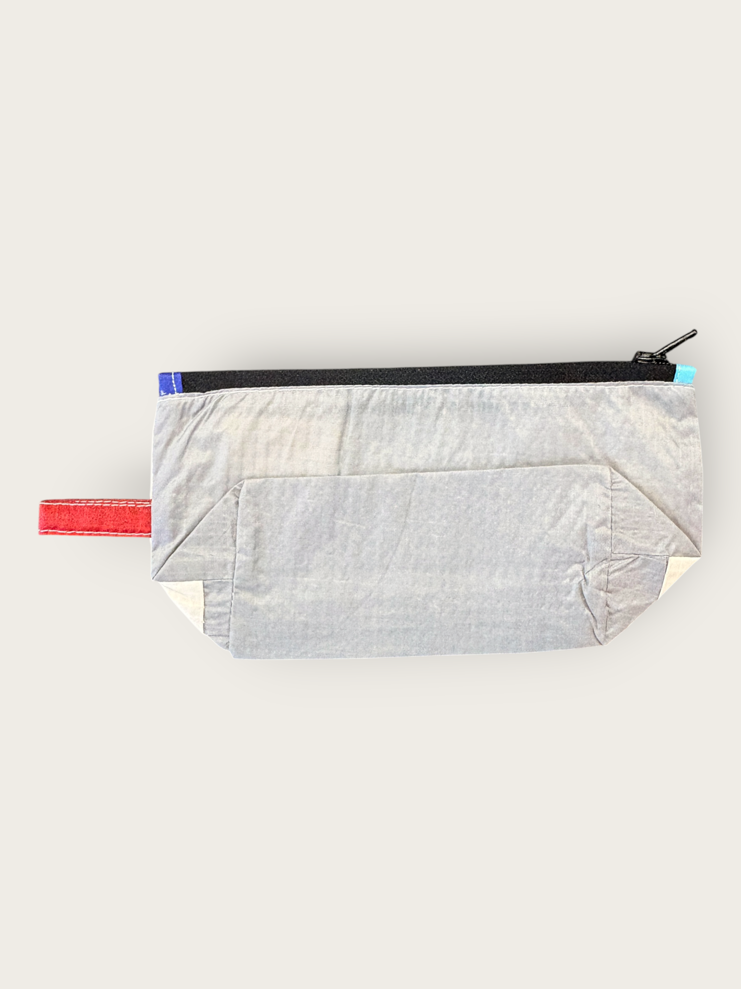 2nd Peak Necessaire "Luv"