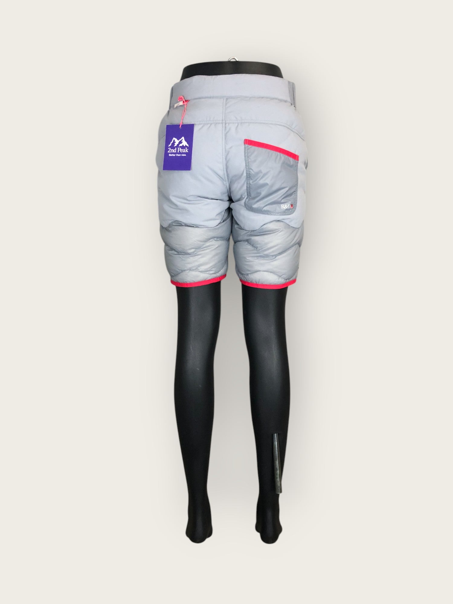 Peak Performance Daunen Shorts (XS)