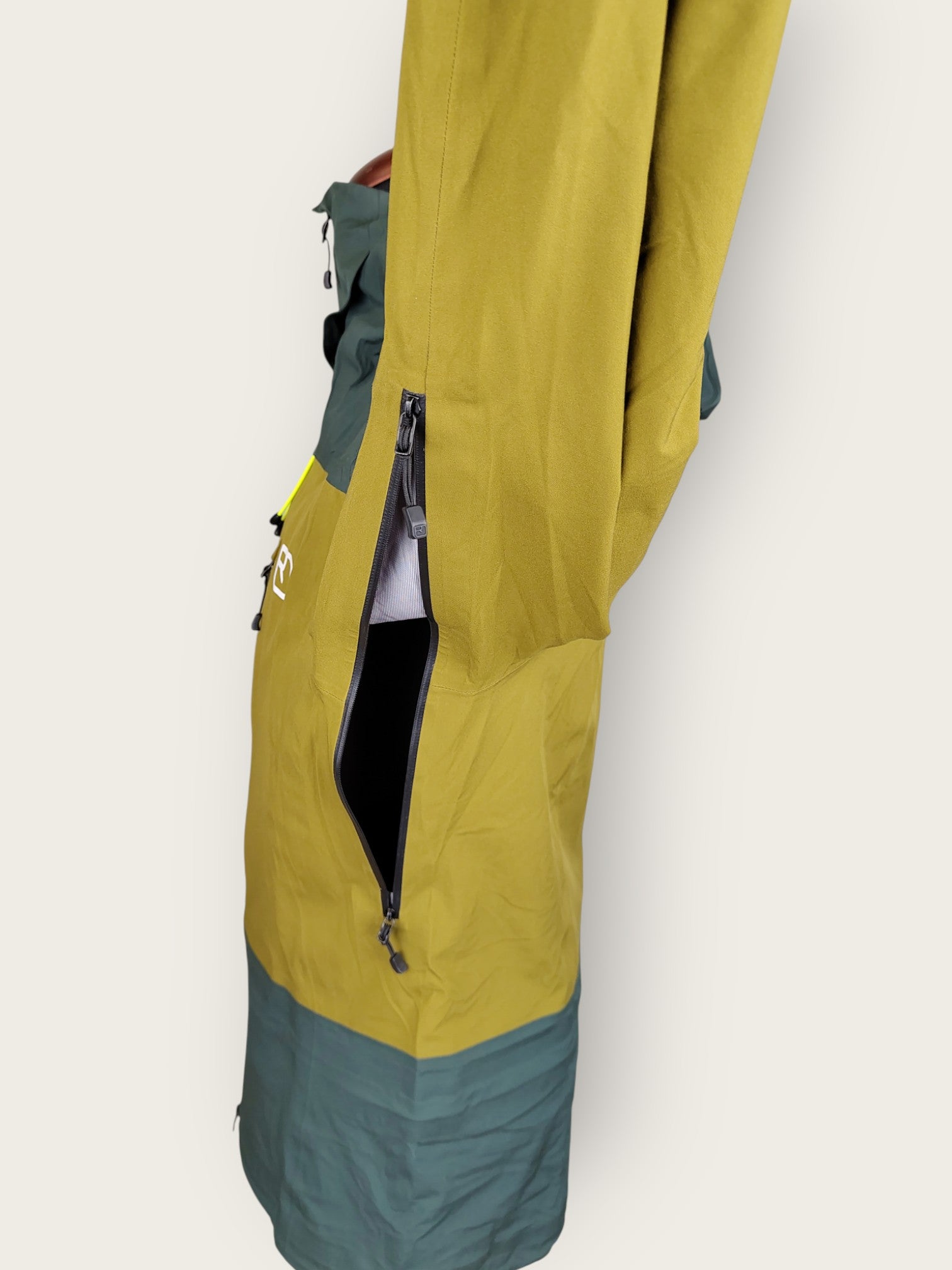 Ortovox 3-layer hardshell jacket (L)