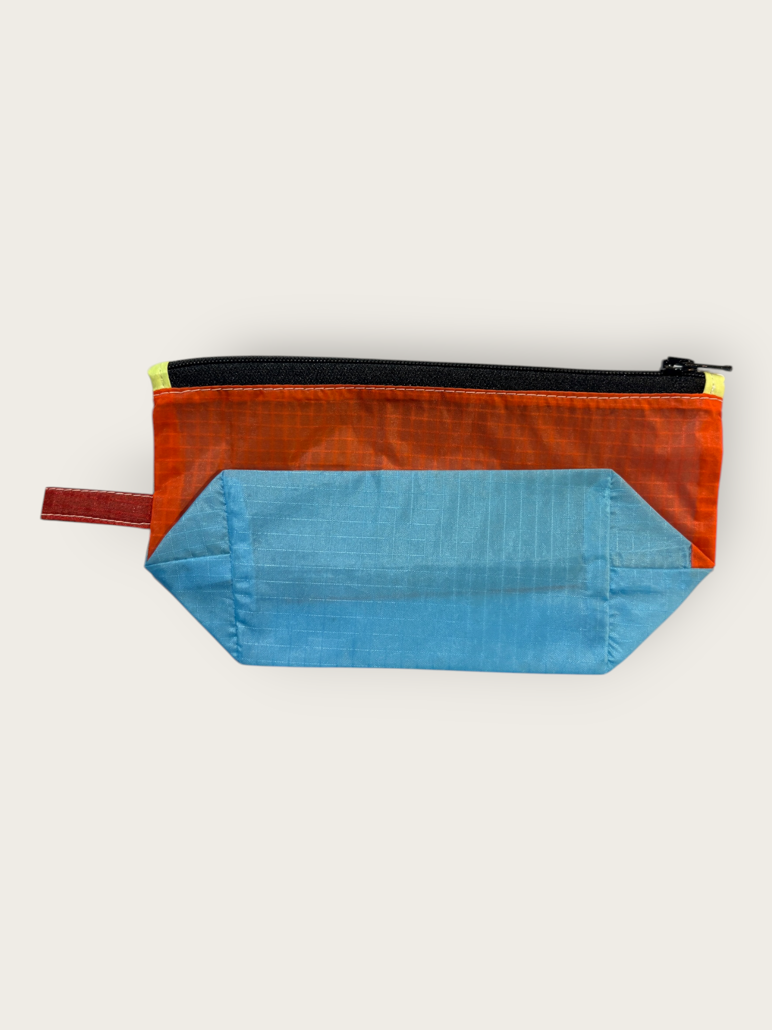 2nd Peak Necessaire "Luv"