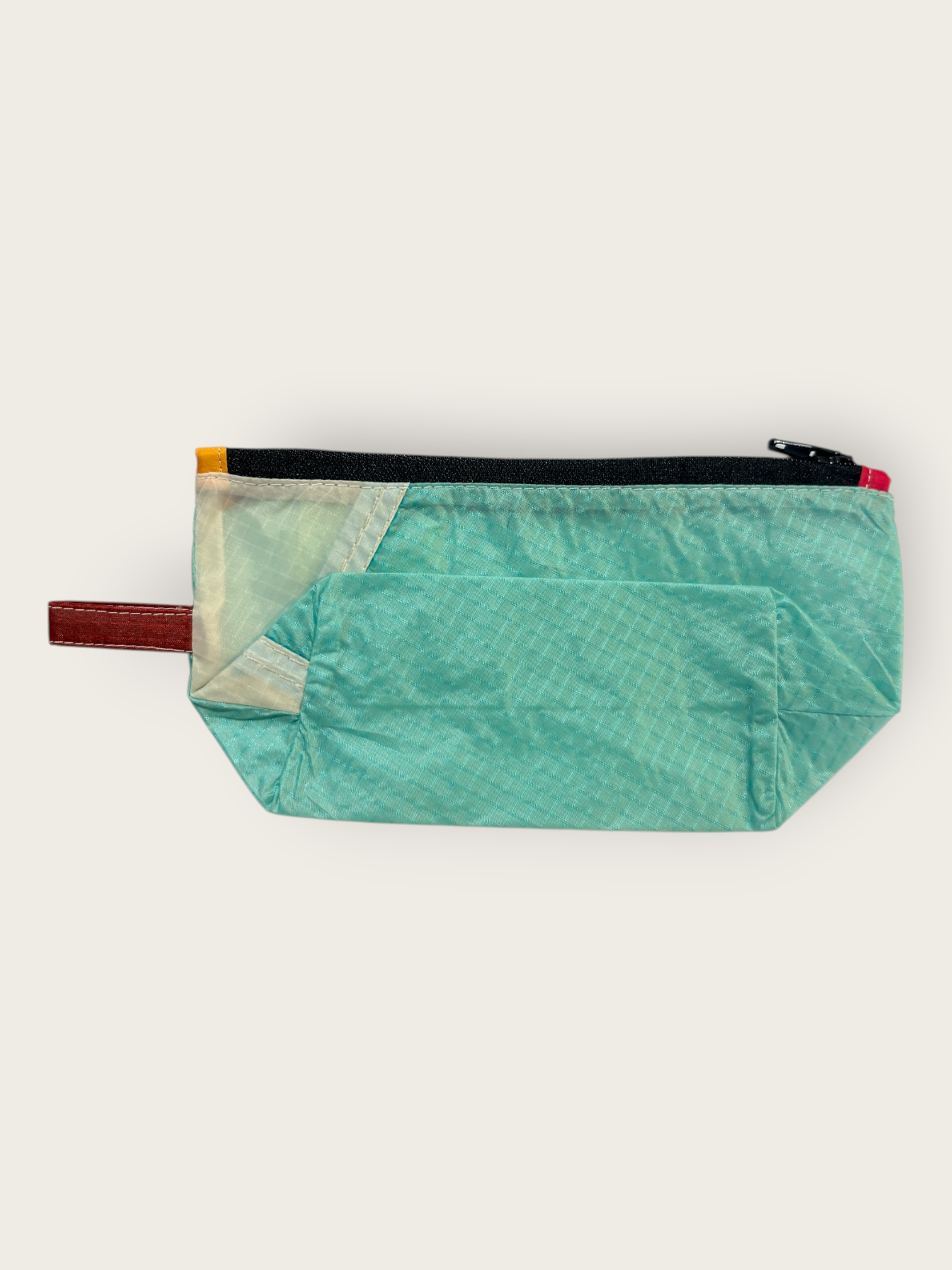 2nd Peak Necessaire "Luv"