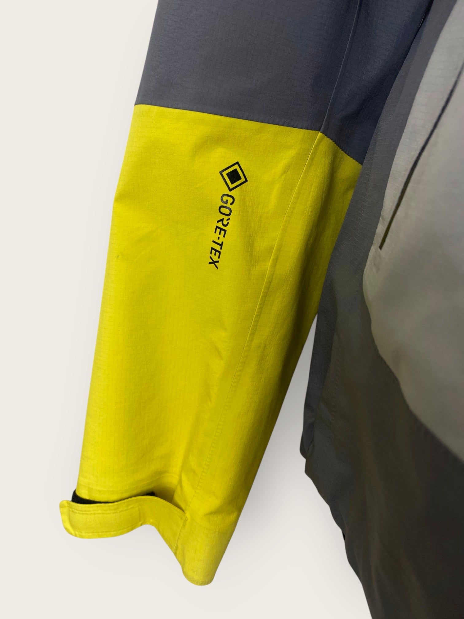 Peak Performance Vislight 3-Lagen Hardshelljacke (M)