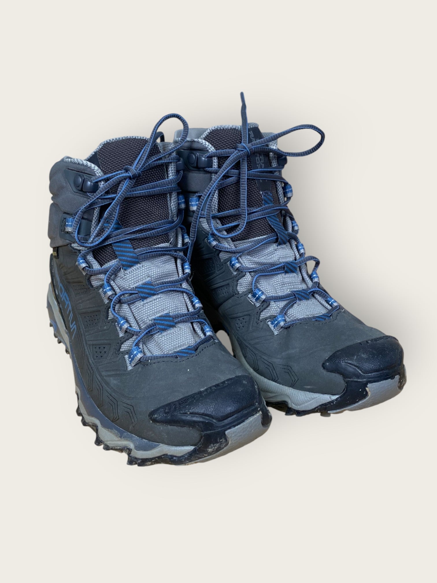 template-w-hiking-boots-39-5