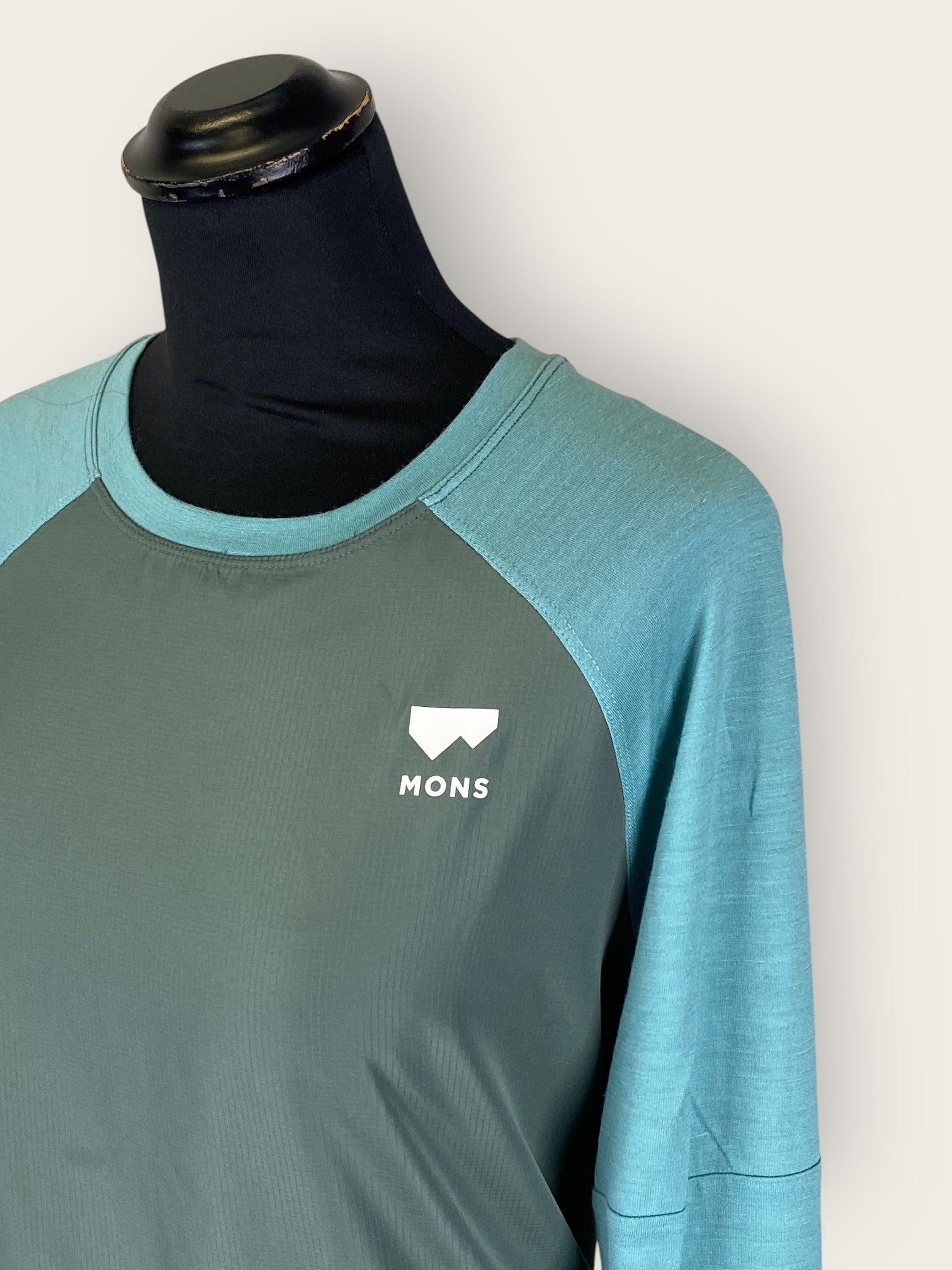Mons Royale Merino Longsleeve (L)