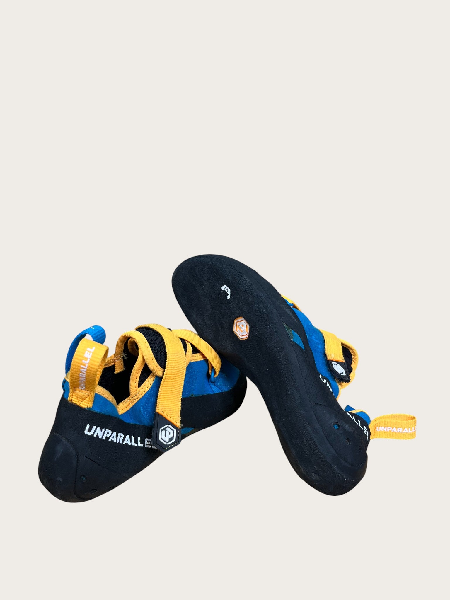 Unparallel Kletterschuhe (39)