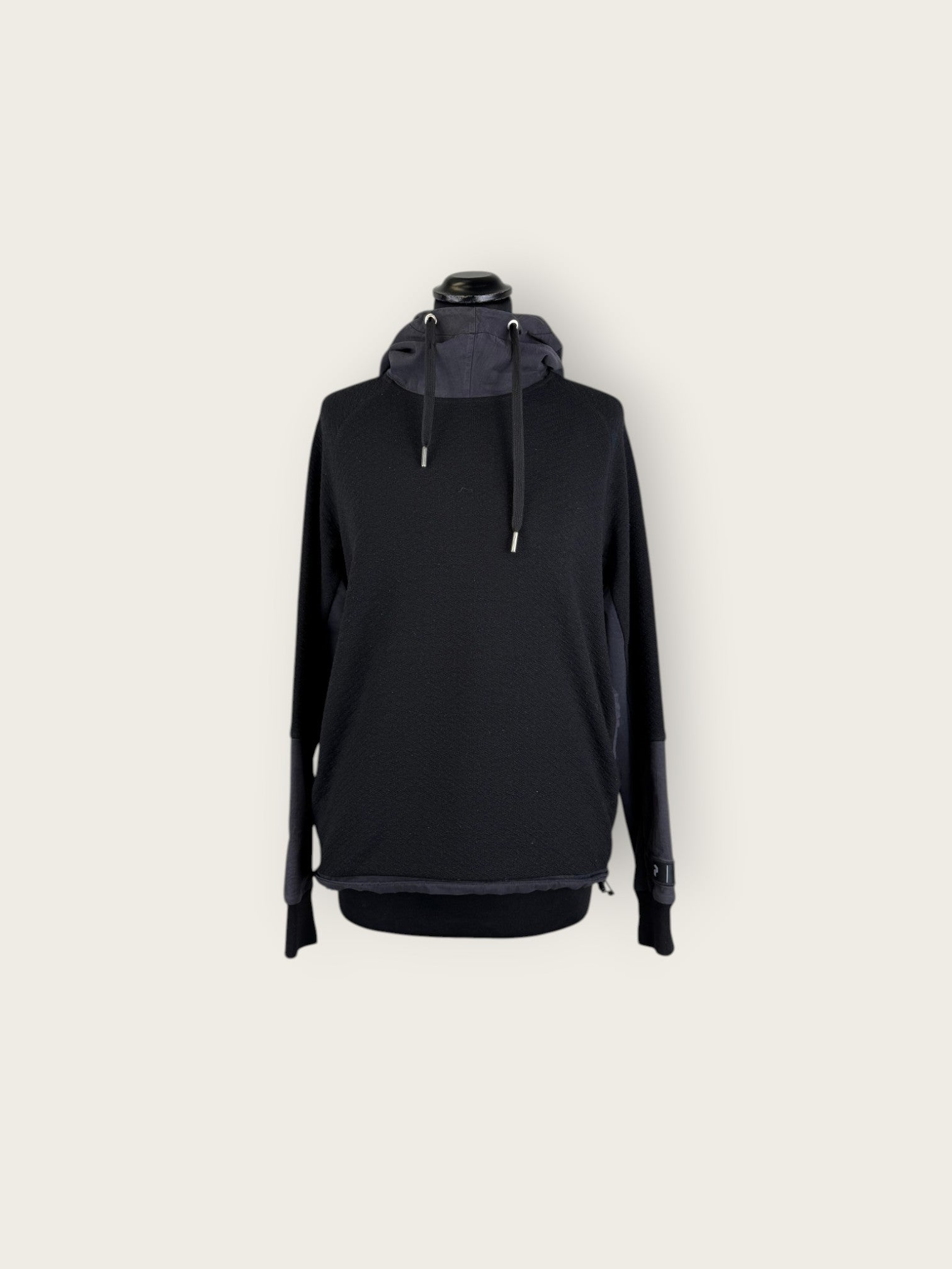 Peak Performance Hoodie (S)