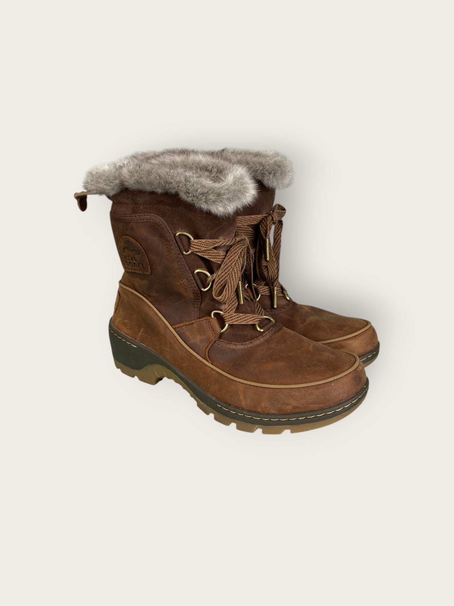 template-w-hiking-boots-39-5