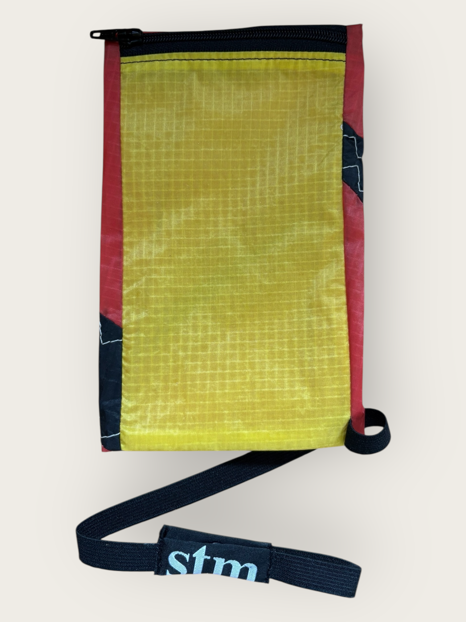 Upcycling Sunglasses Case by stm