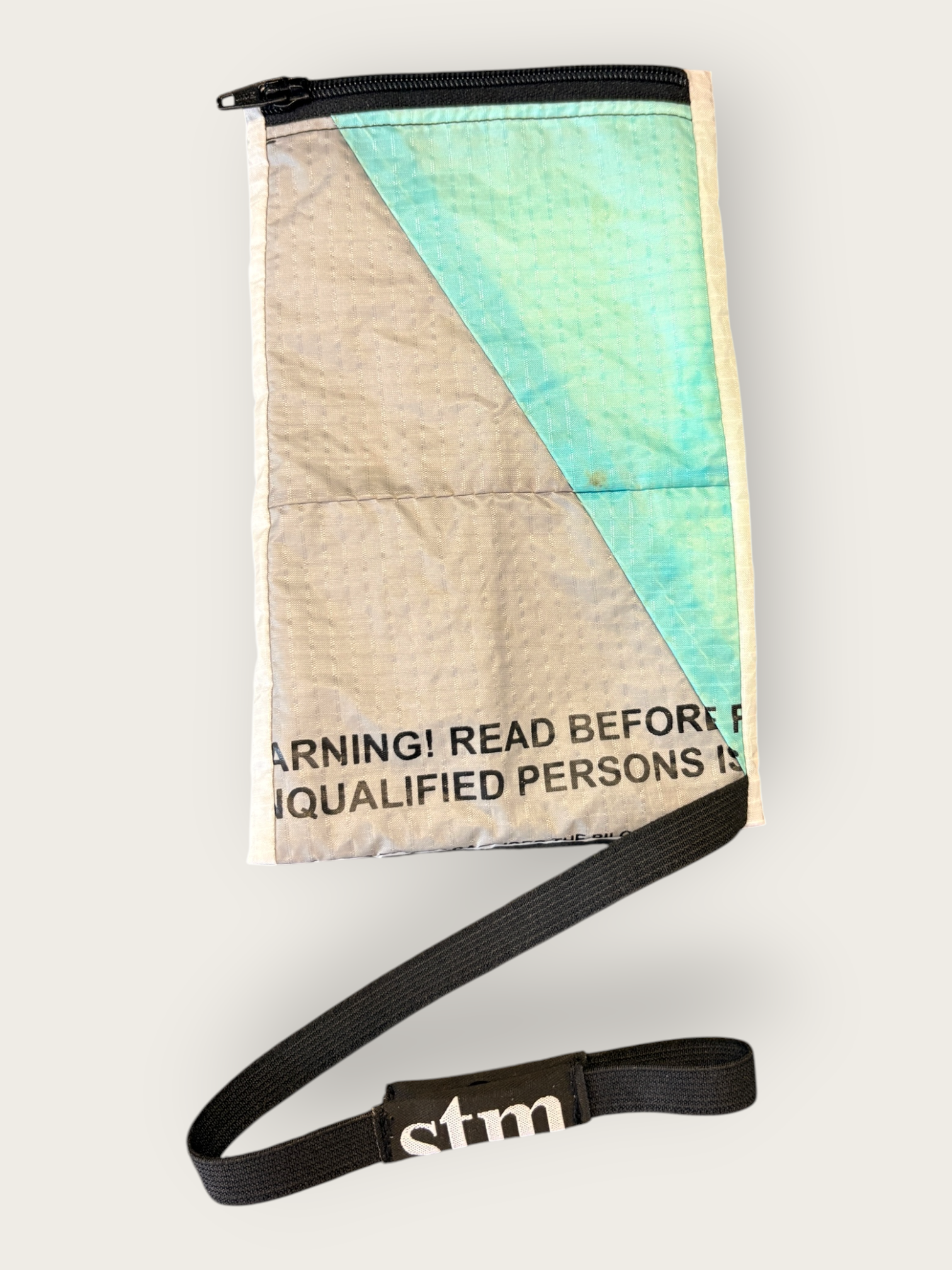 Upcycling Sunglasses Case by stm