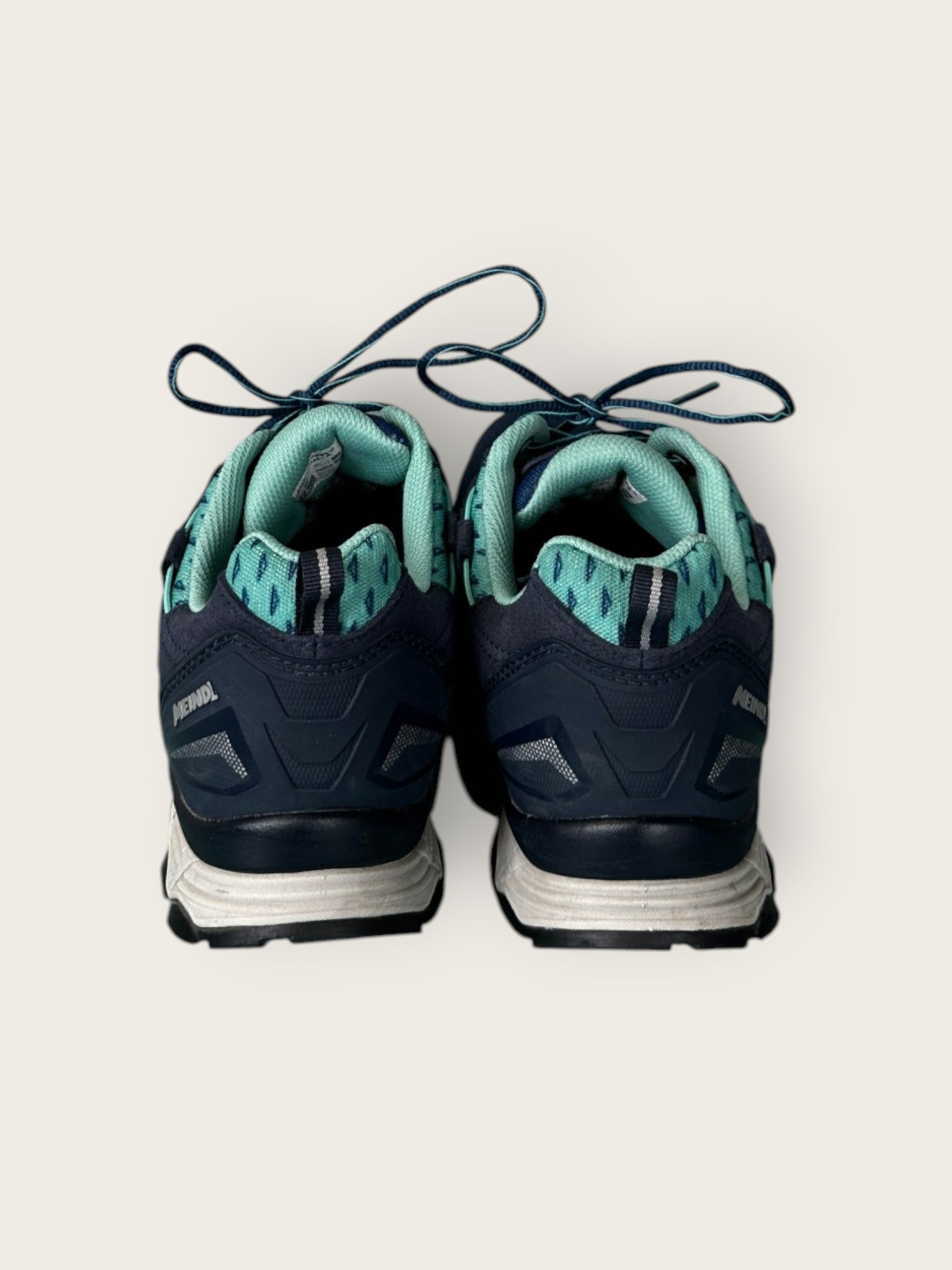 Meindl Wanderschuhe tief (39)