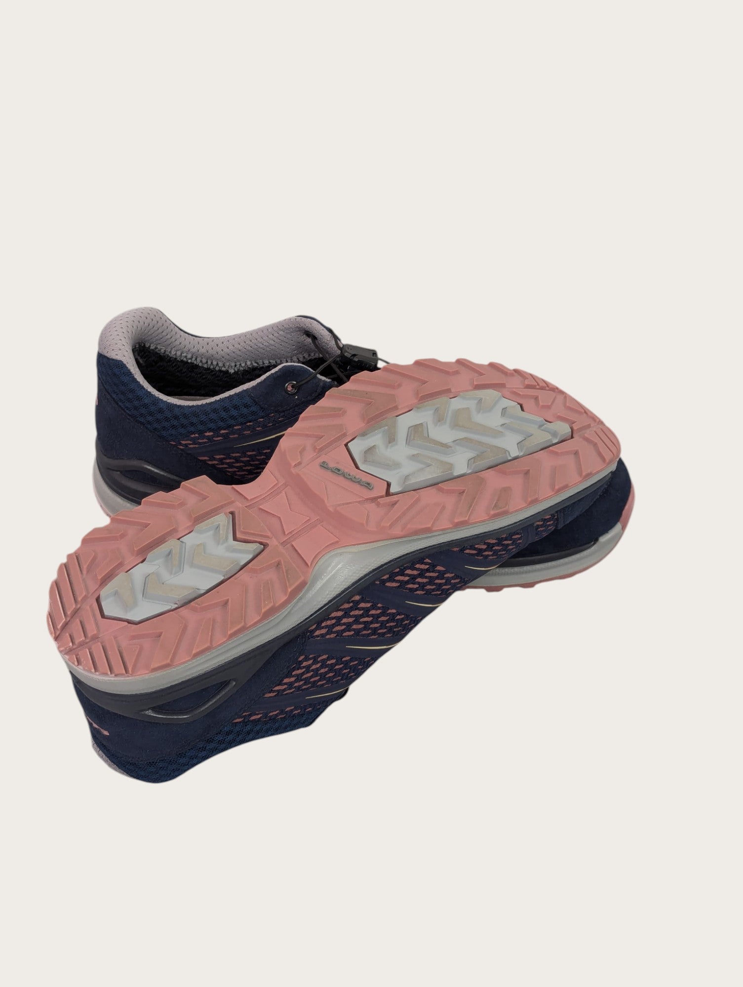 Lowa Wanderschuhe tief (42)