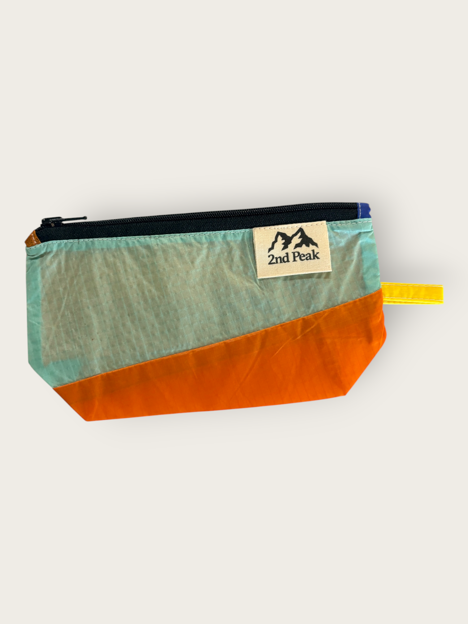 2nd Peak Necessaire "Luv"