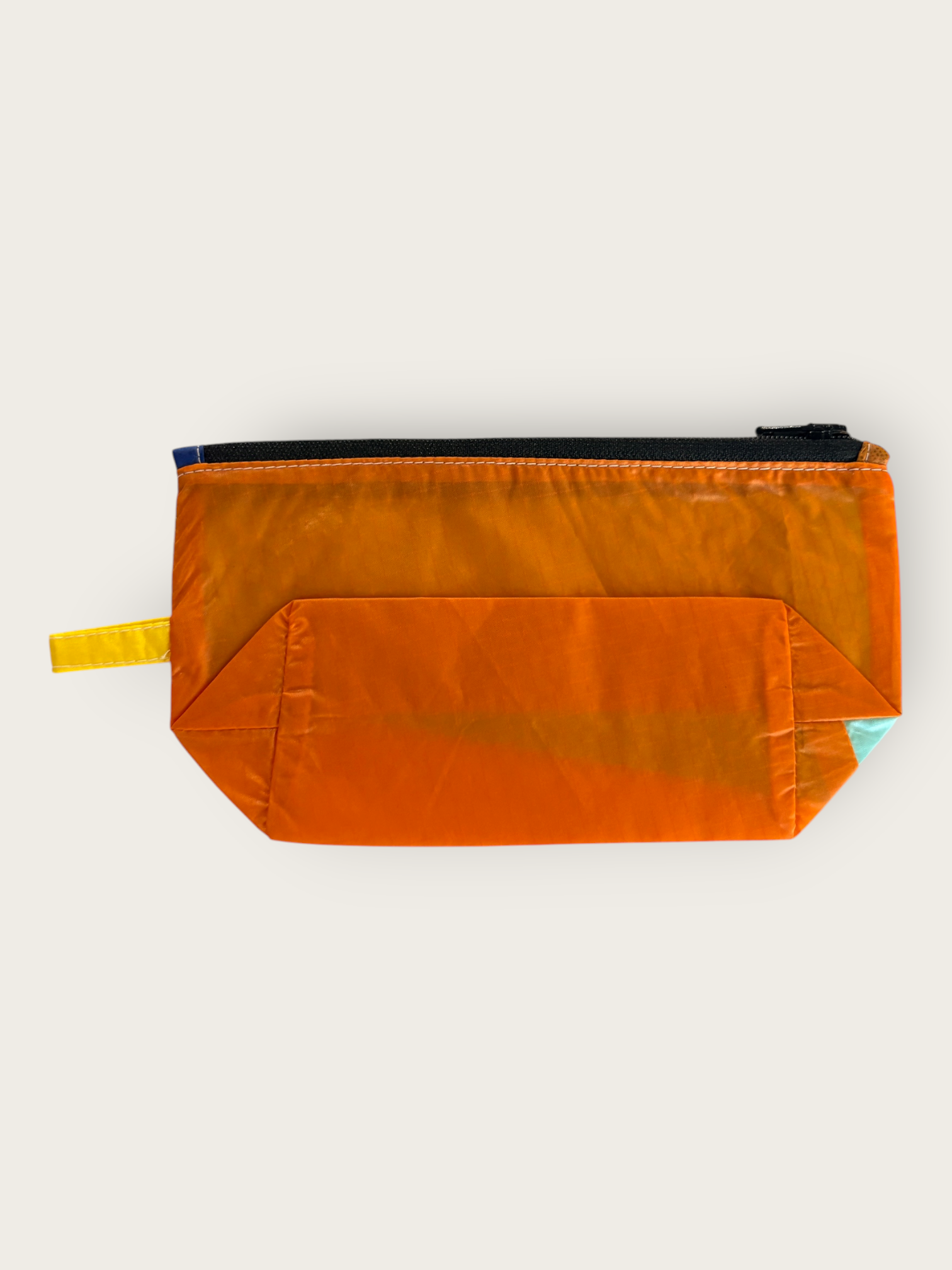 2nd Peak Necessaire "Luv"