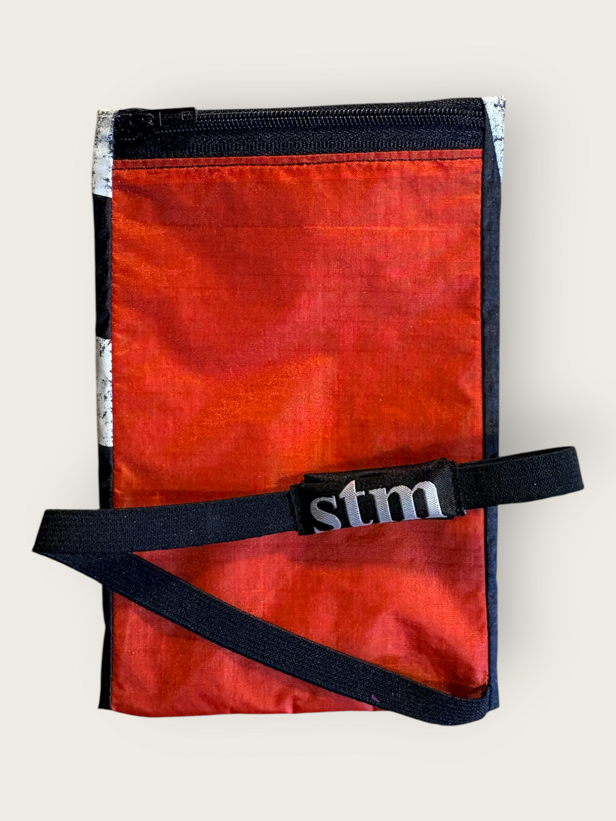 Upcycling Sunglasses Case by stm