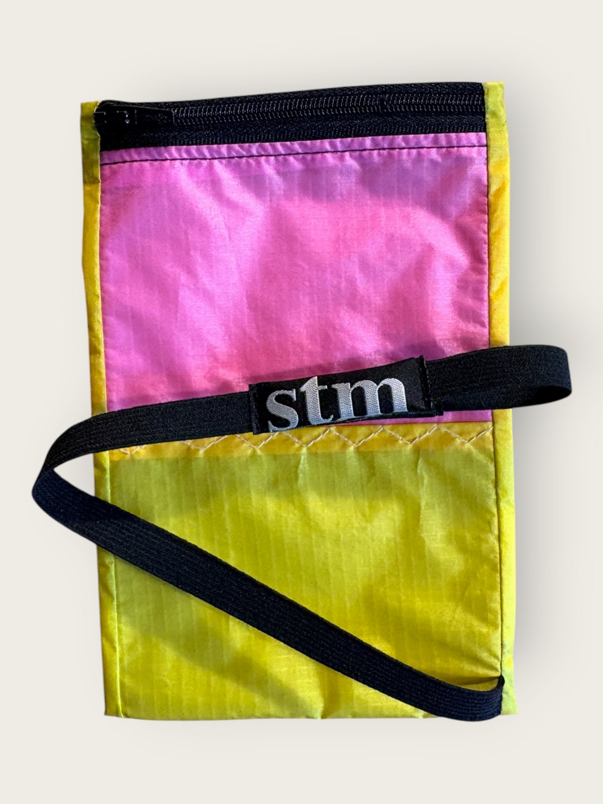 Upcycling Sunglasses Case by stm