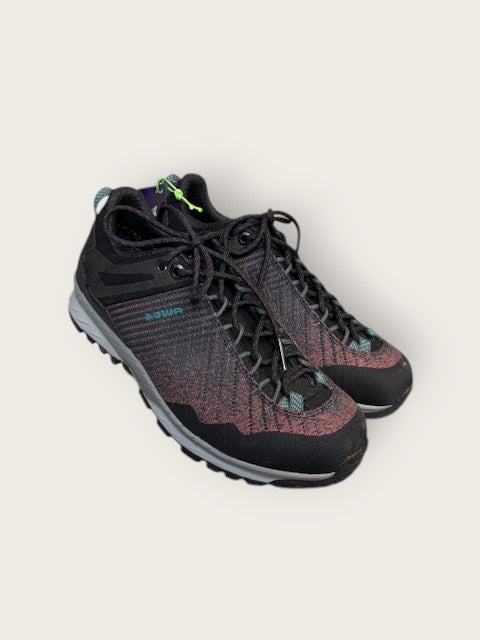Lowa Trekkingschuhe (39)
