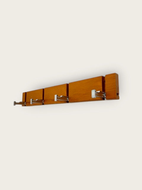 Original Garderobe aus den 50-iger Jahren
