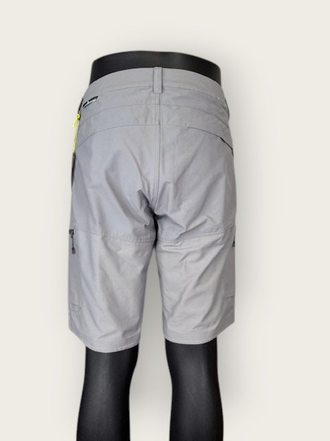 Peak Performance Shorts (L)