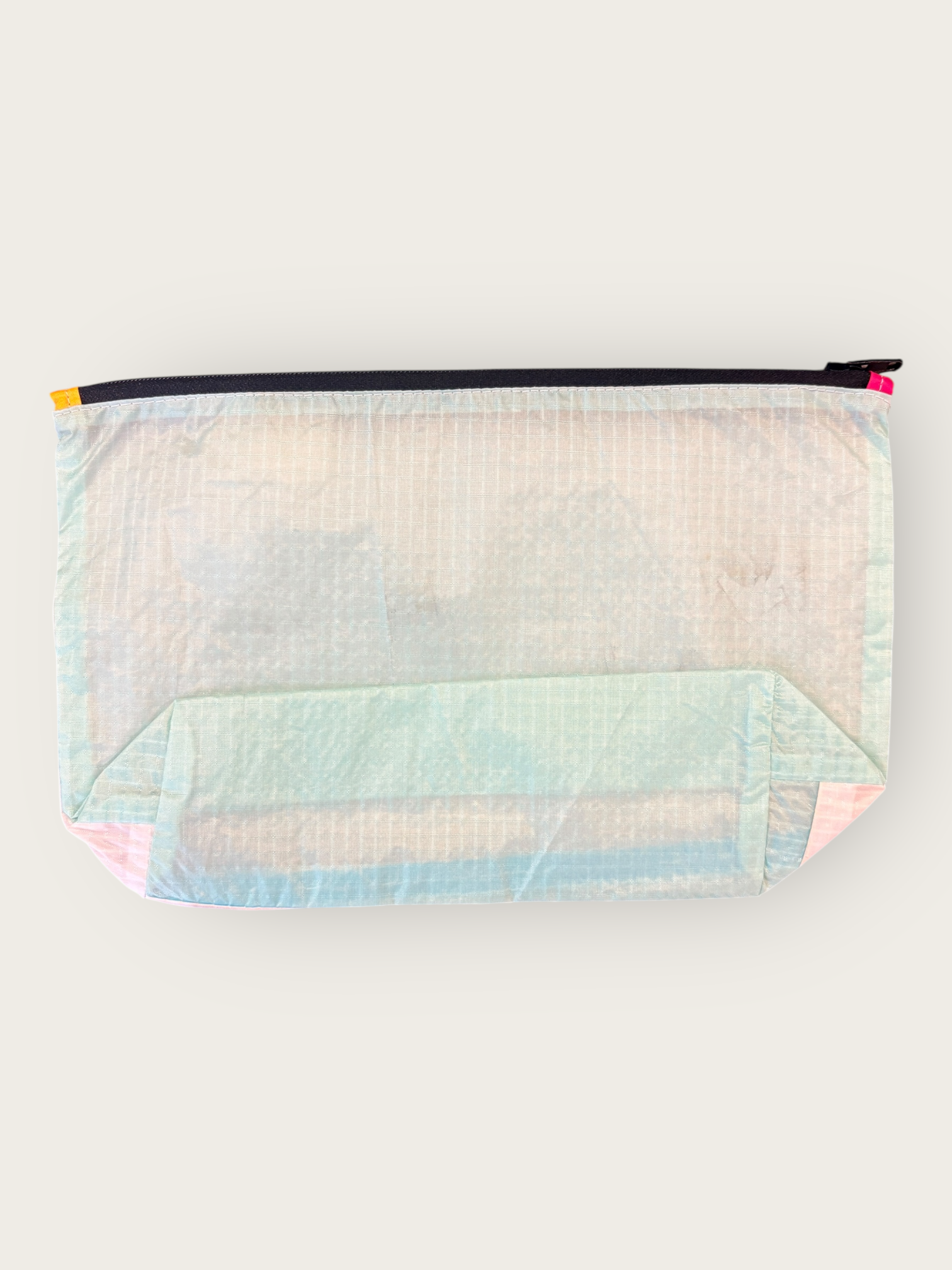 2nd Peak Necessaire gross