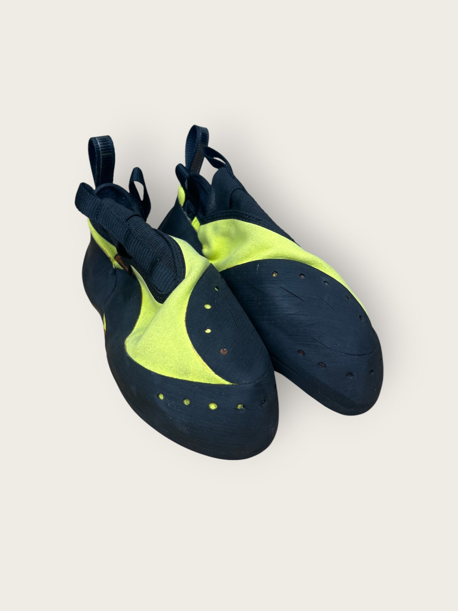 Unparallel Kletterschuhe (42)