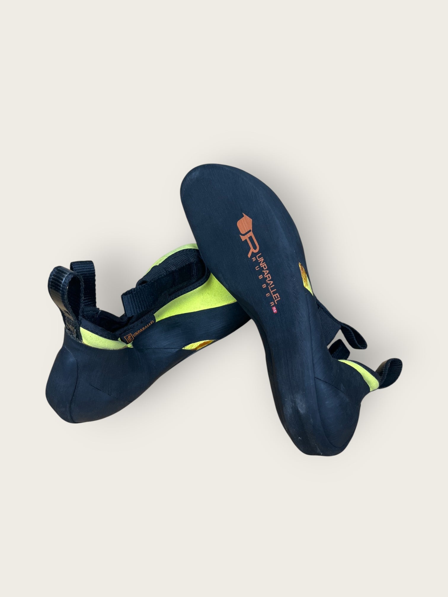Unparallel Kletterschuhe (42)
