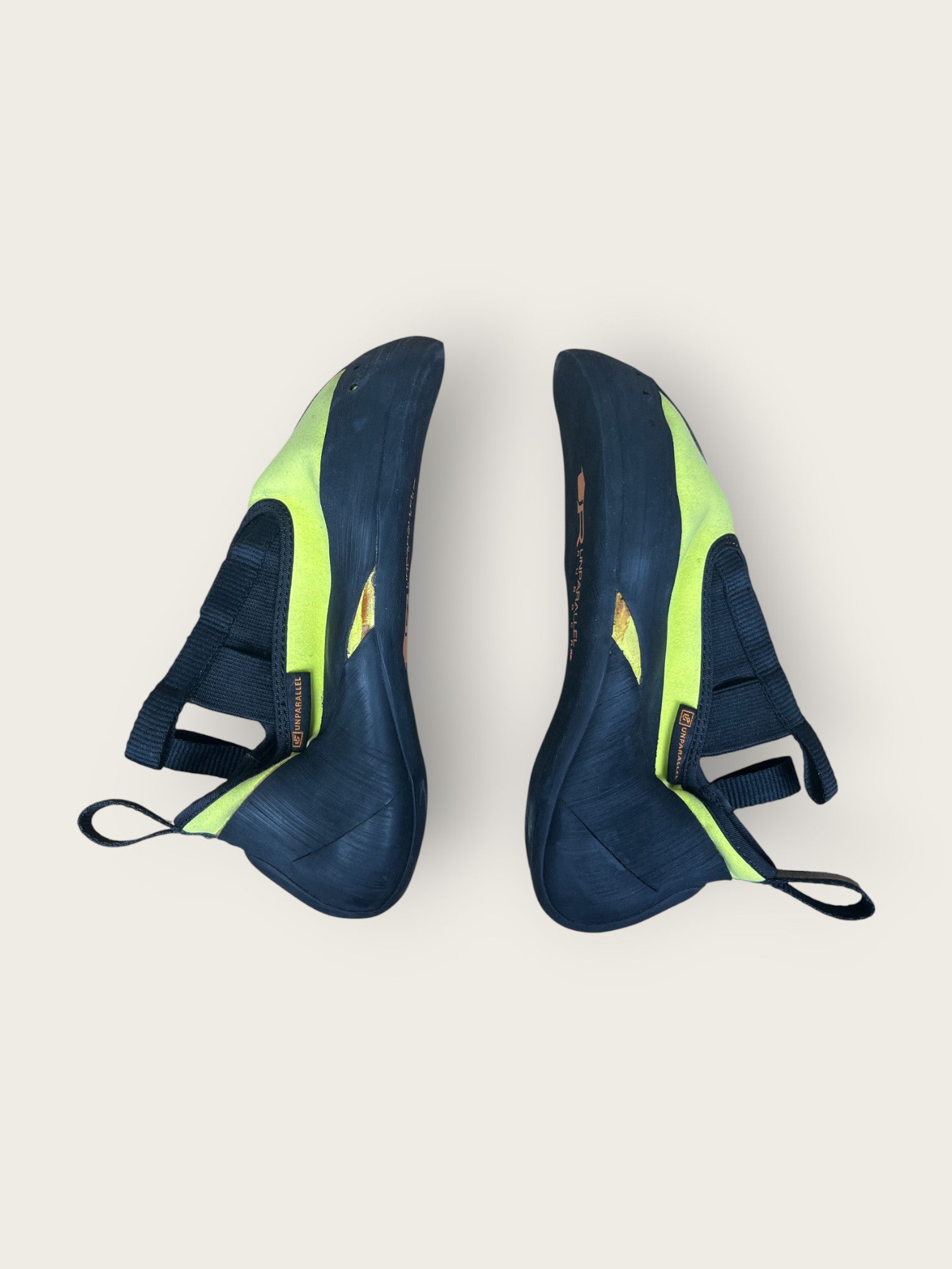 Unparallel Kletterschuhe (42)