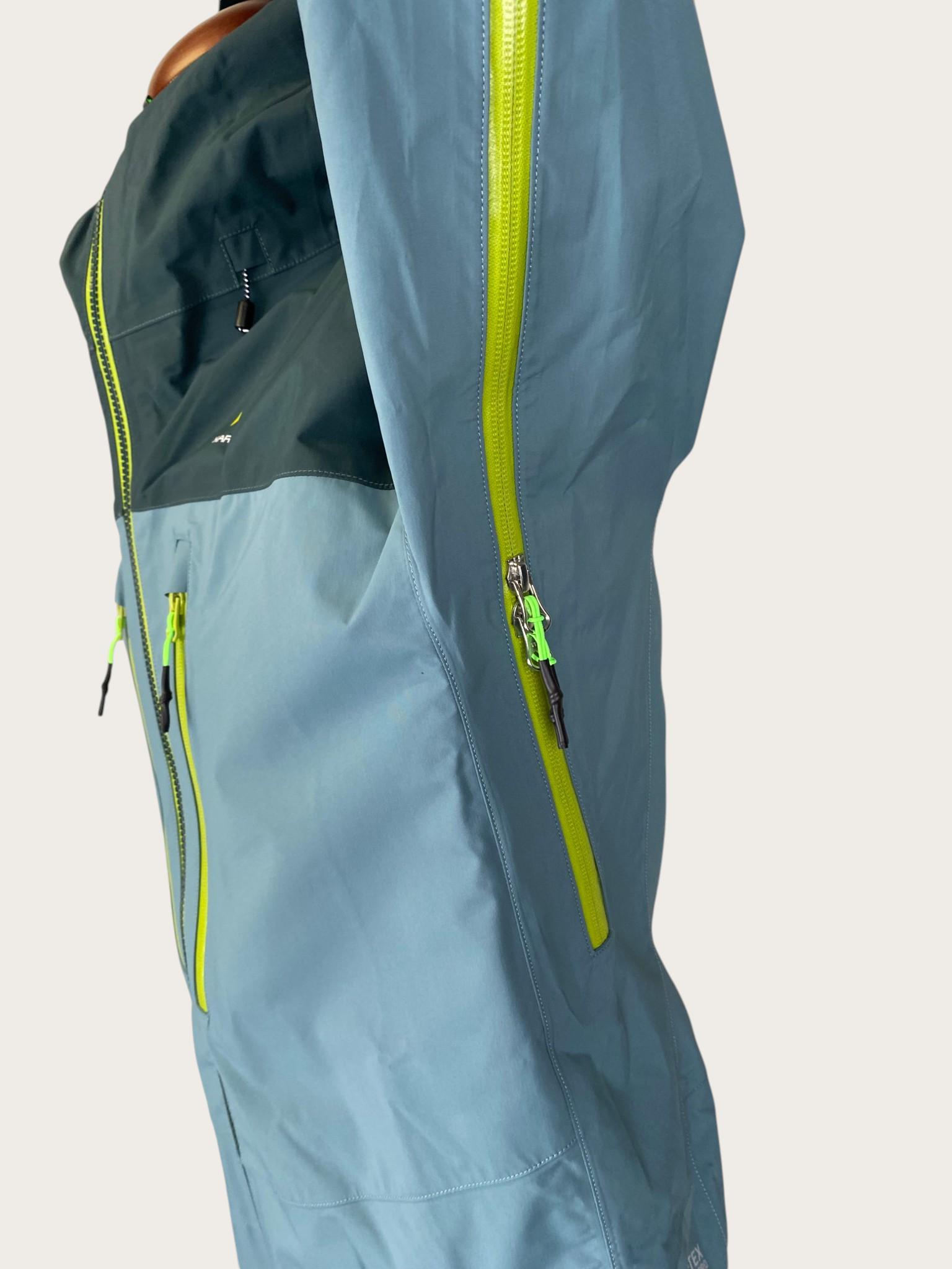 Karpos Highest GTX 3-Lagen Hardshelljacke (S)