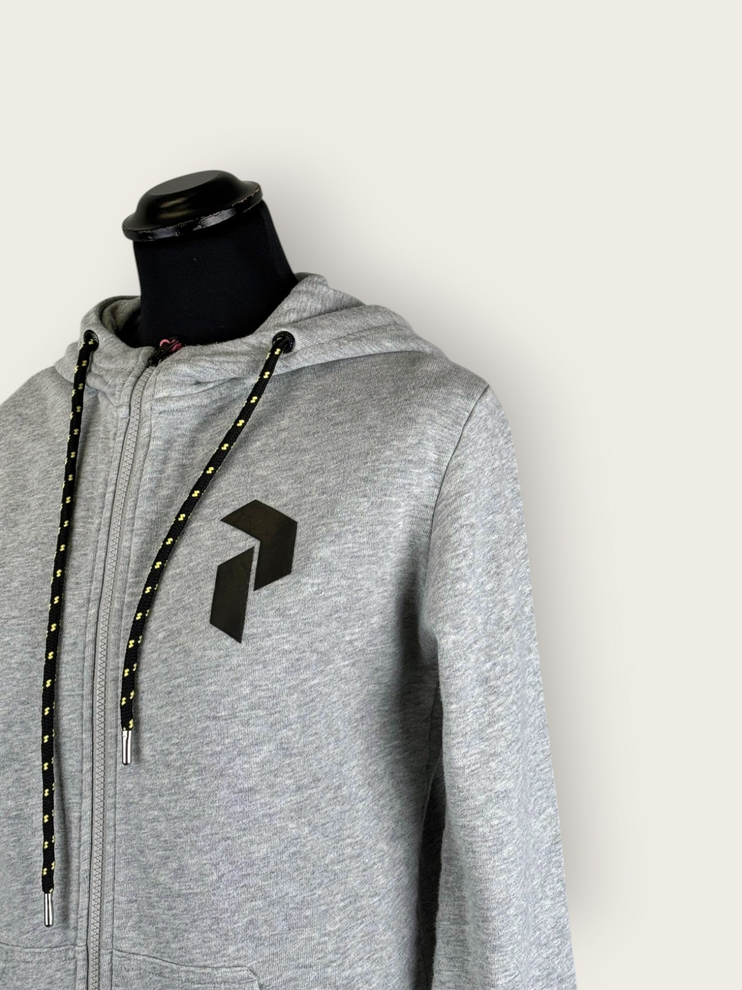 Peak Performance Hoodie (M)