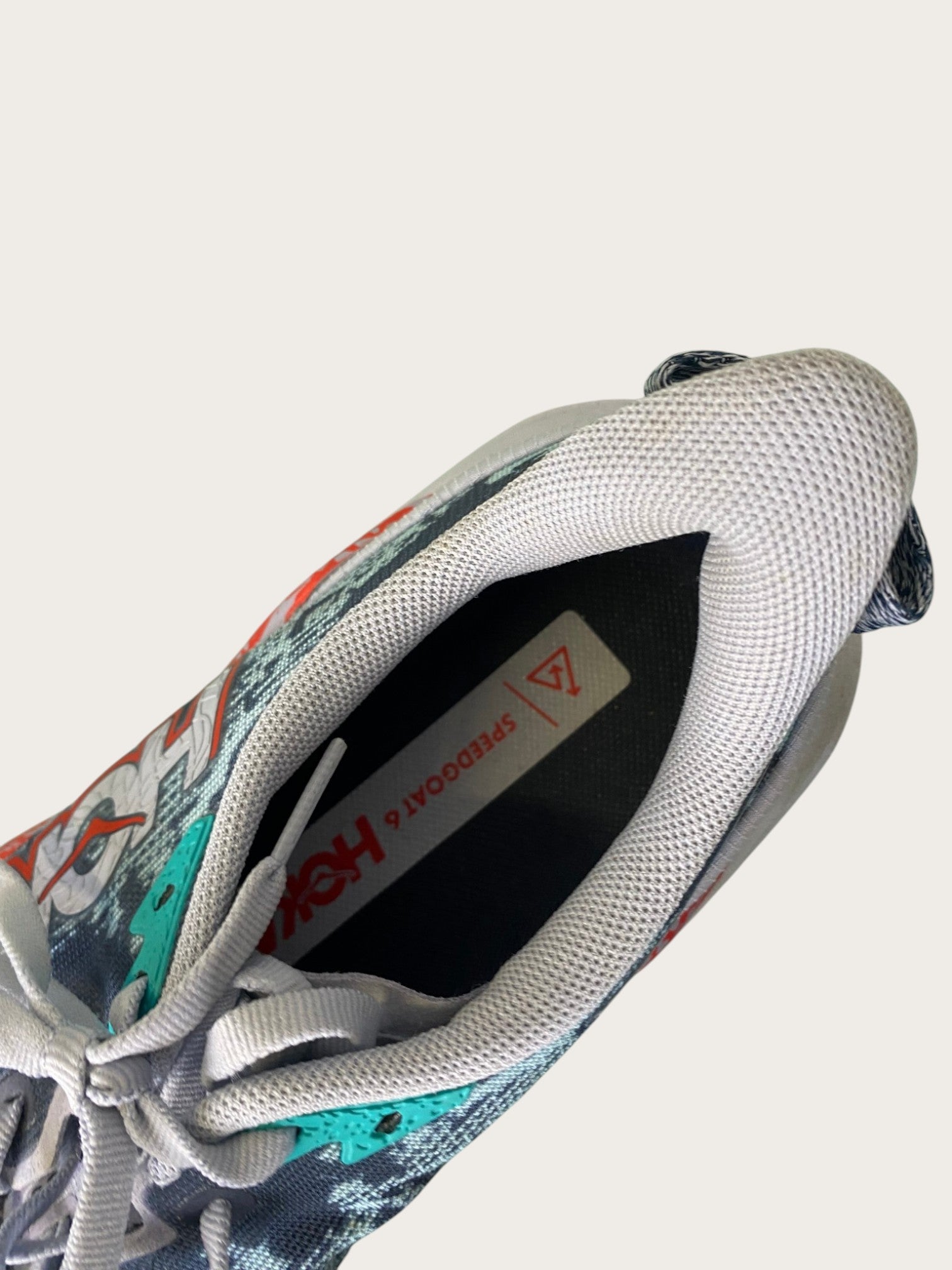 Hoka Speedgoat 6 Trailrunningschuhe (42)