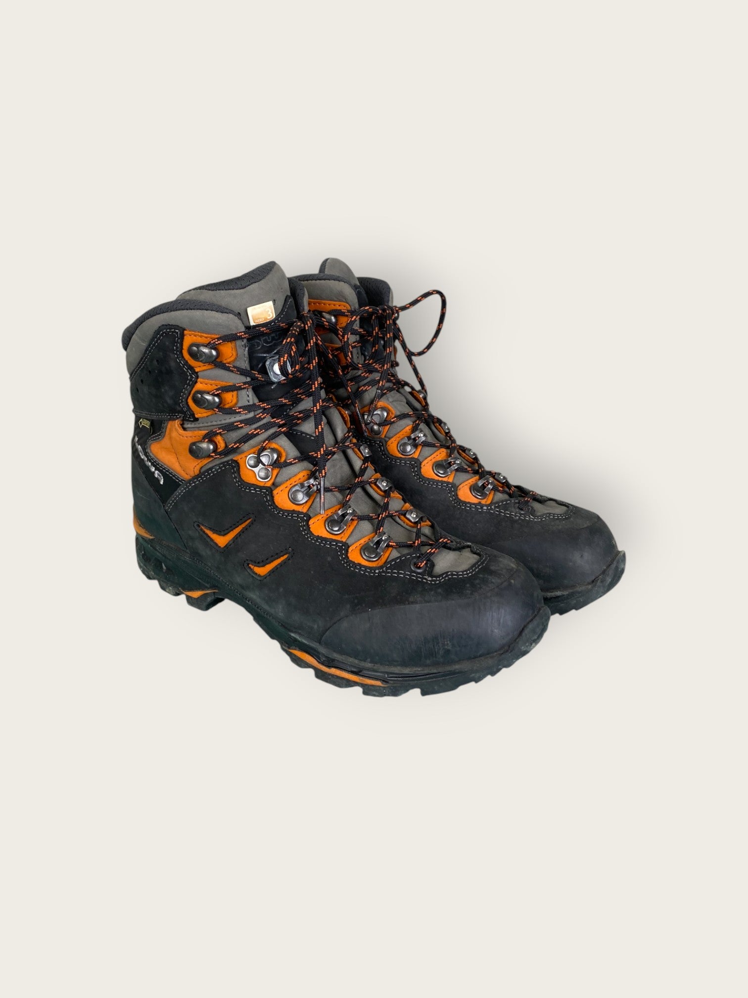 template-w-hiking-boots-39-5