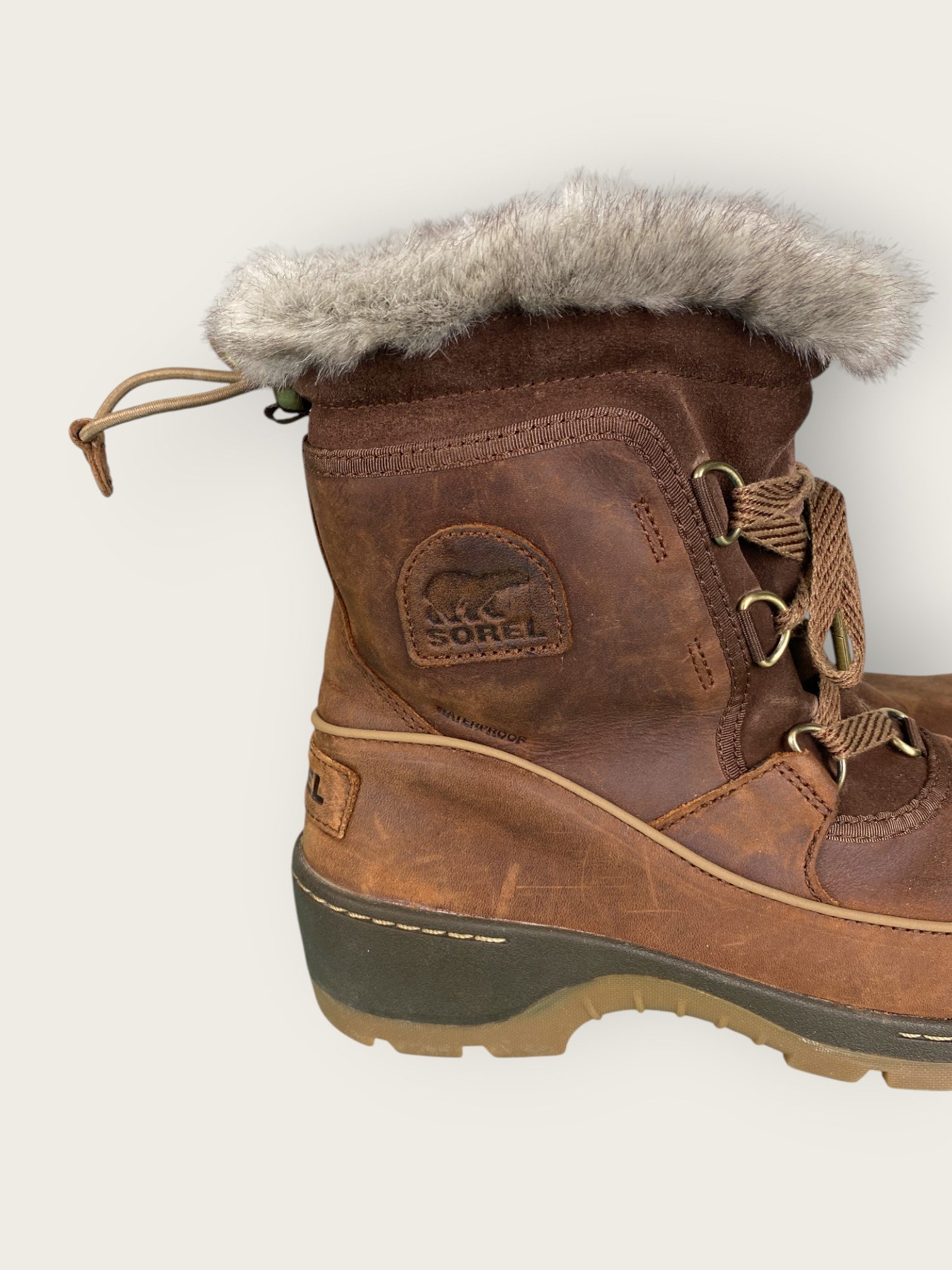 template-w-hiking-boots-39-5