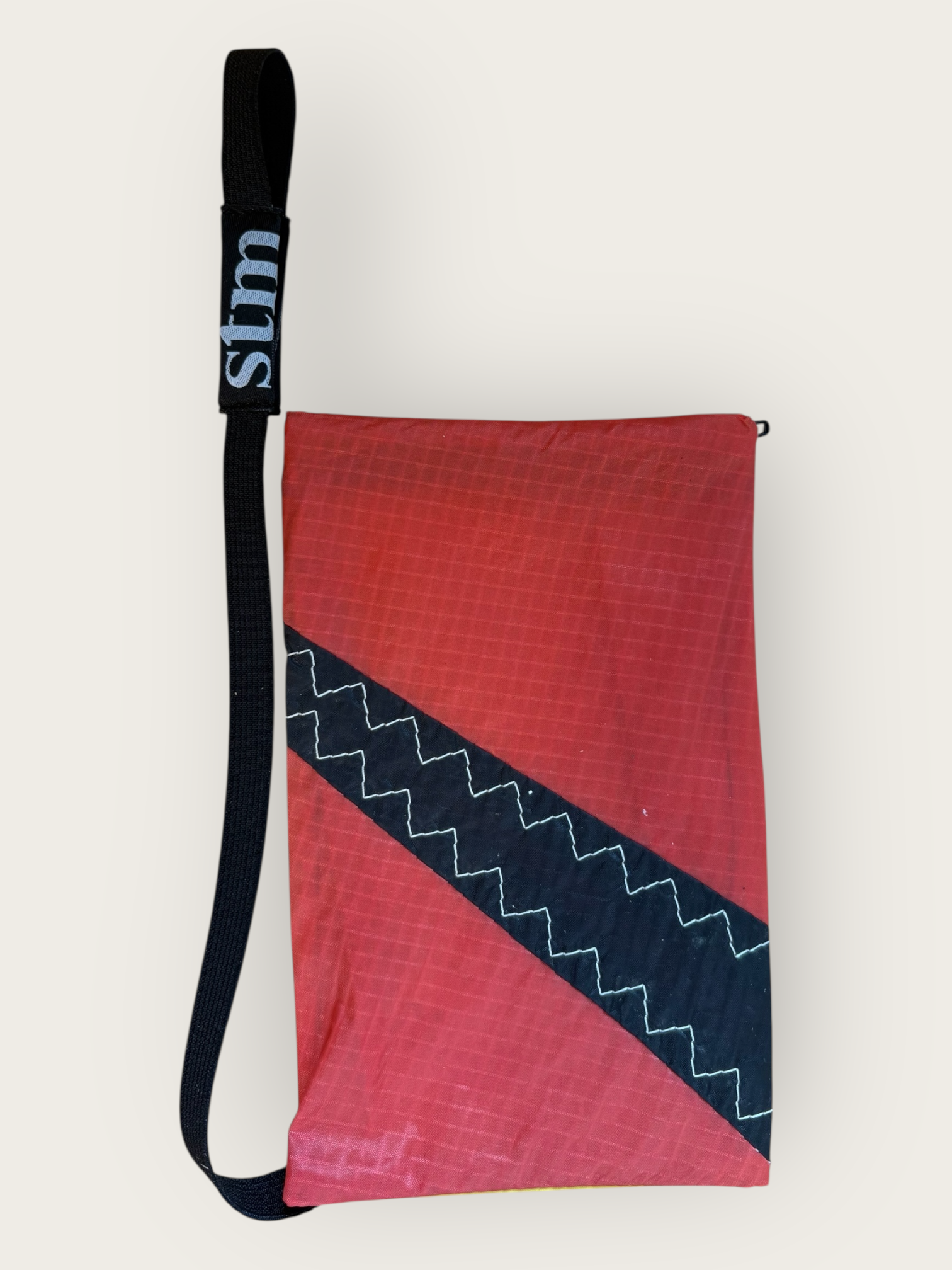 Upcycling Sunglasses Case by stm