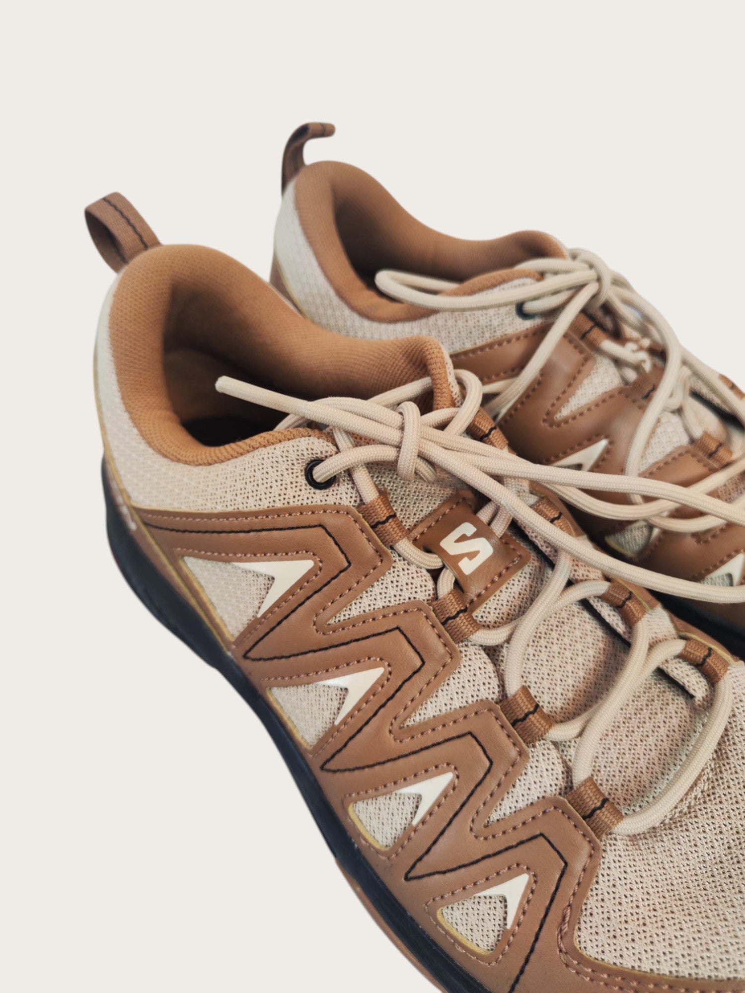 Salomon Wanderschuhe tief (41.5)